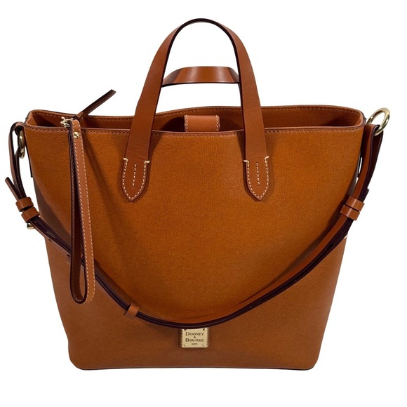 Dooney & Bourke Handbags - Dooney & Bourke Saffiano leather shopper tote